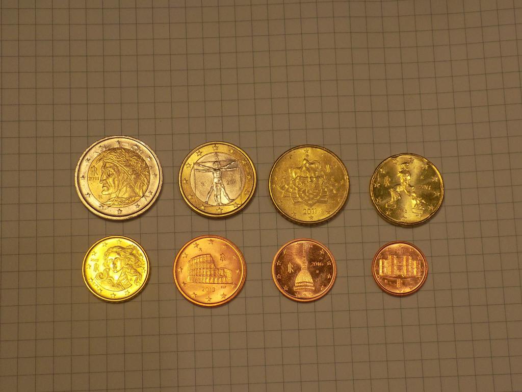 Комплект монет евро Италии от 1ц. до 2€.Есть другие страны.