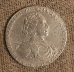 РУБЛЬ 1722 г "ВСЕРОССИIСКИI". Монограмма малого размера.