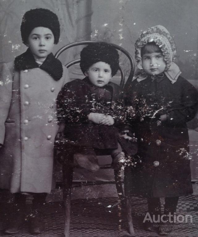 ДЕТИ НА ВЕНСКИХ СТУЛЬЯХ ! Формат: 16 х11 см.