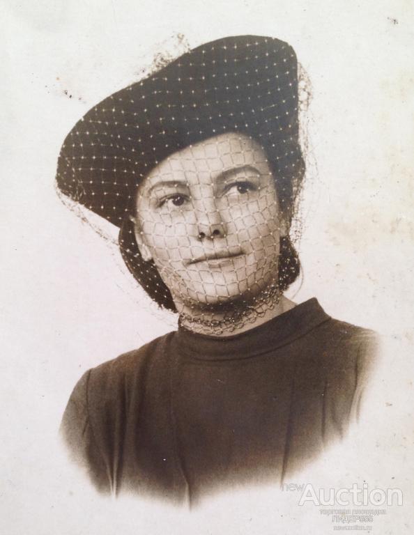 КРАСОТКА !ДЕВУШКА В ШЛЯПКЕ С ВУАЛЬЮ !