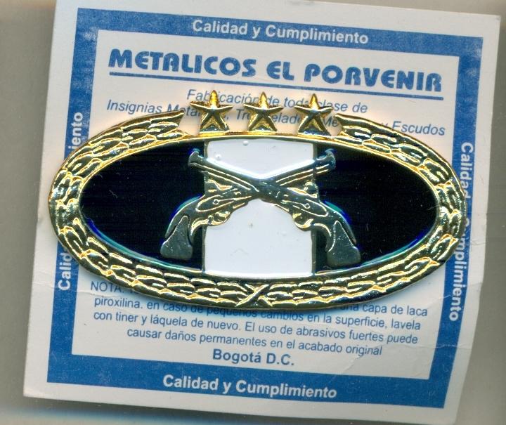 Знак за отличную стрельбу Полиции Колумбии Третей  степени