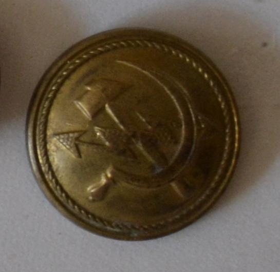 Пуговица Связь 30 года большая     D-24 мм