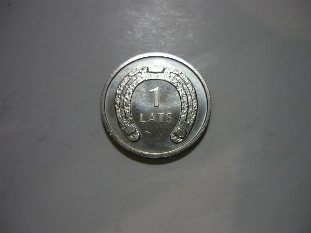 Латвия. 1 лат Подкова вниз. Монета счастья 2010 UNC