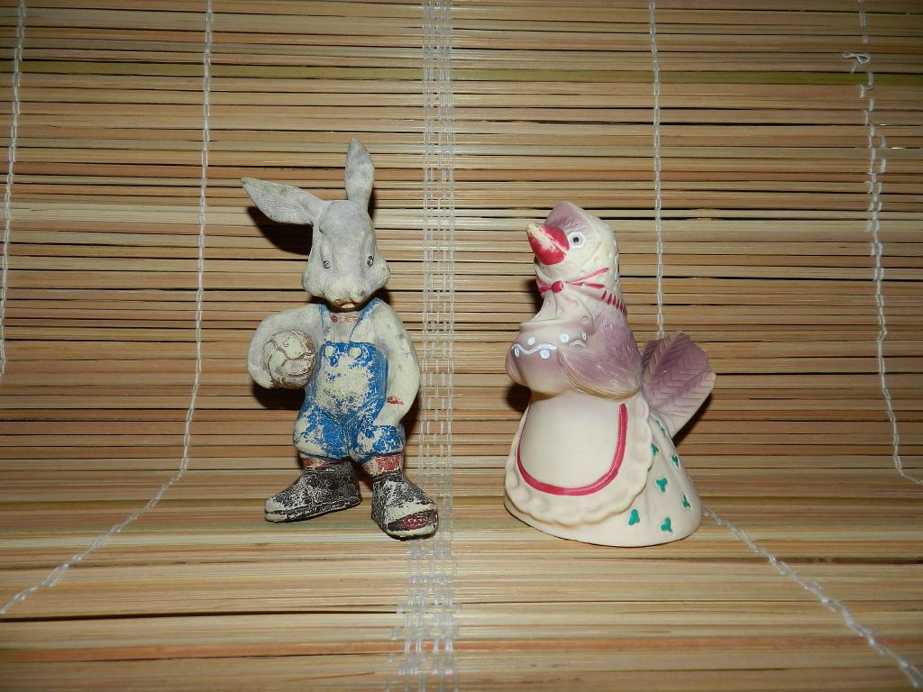 ЗАЯЦ - ФУТБОЛИСТ, Сорока с Горшочком. 2 шт. (РЕЗИНА) СССР 1960-70г.г.