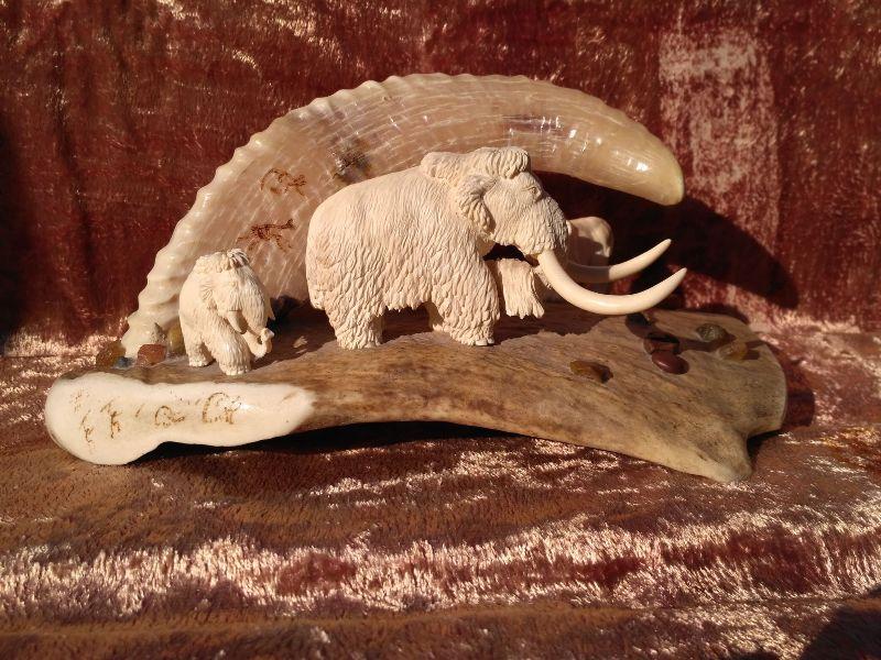 Кость из мамонта. Янтарь.Кость кашалота.СССР.