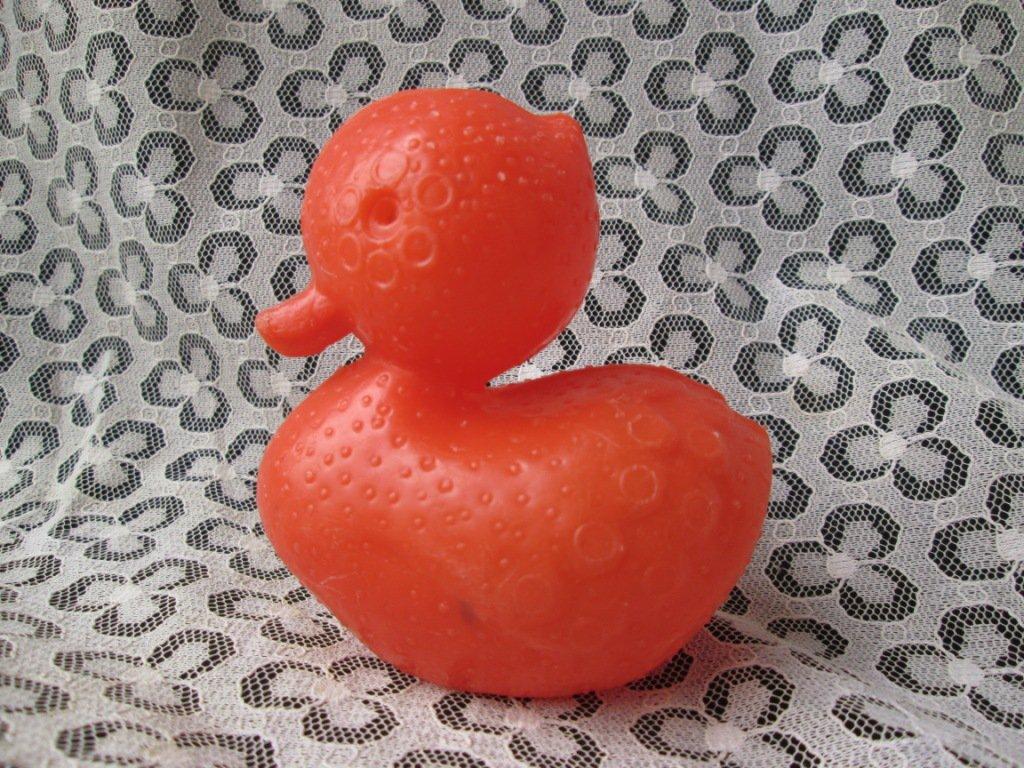 Игрушка утёнок утка пластмасса винтаж СССР