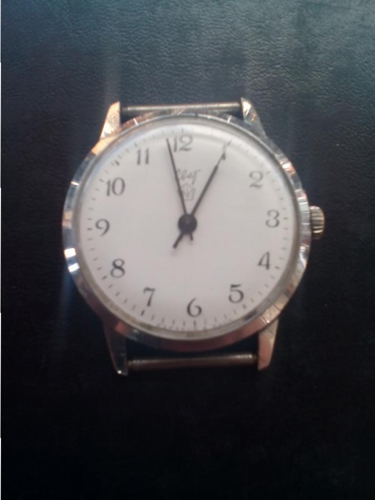 Часы СССР Свет на ходу,состояние.