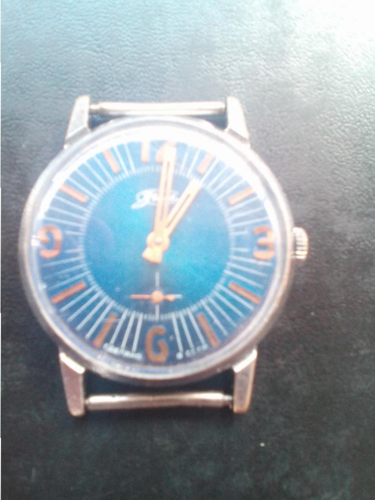 Часы СССР Зим на ходу,состояние.