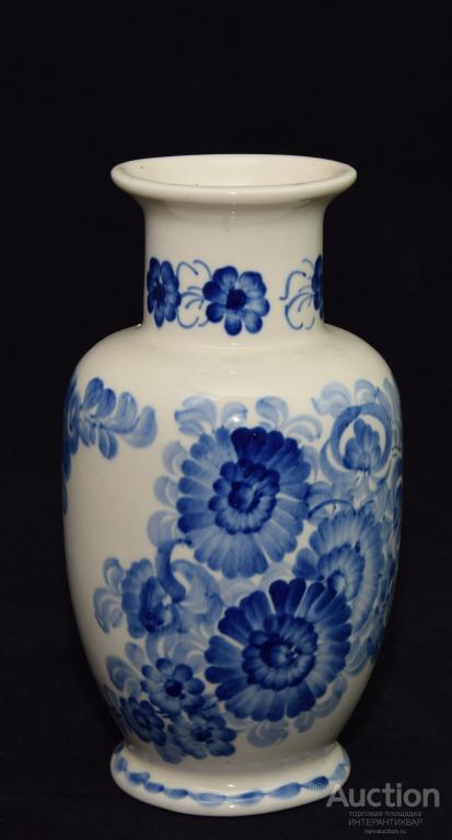 Керамическая ваза с ручным монохромным декором.  15пк0126