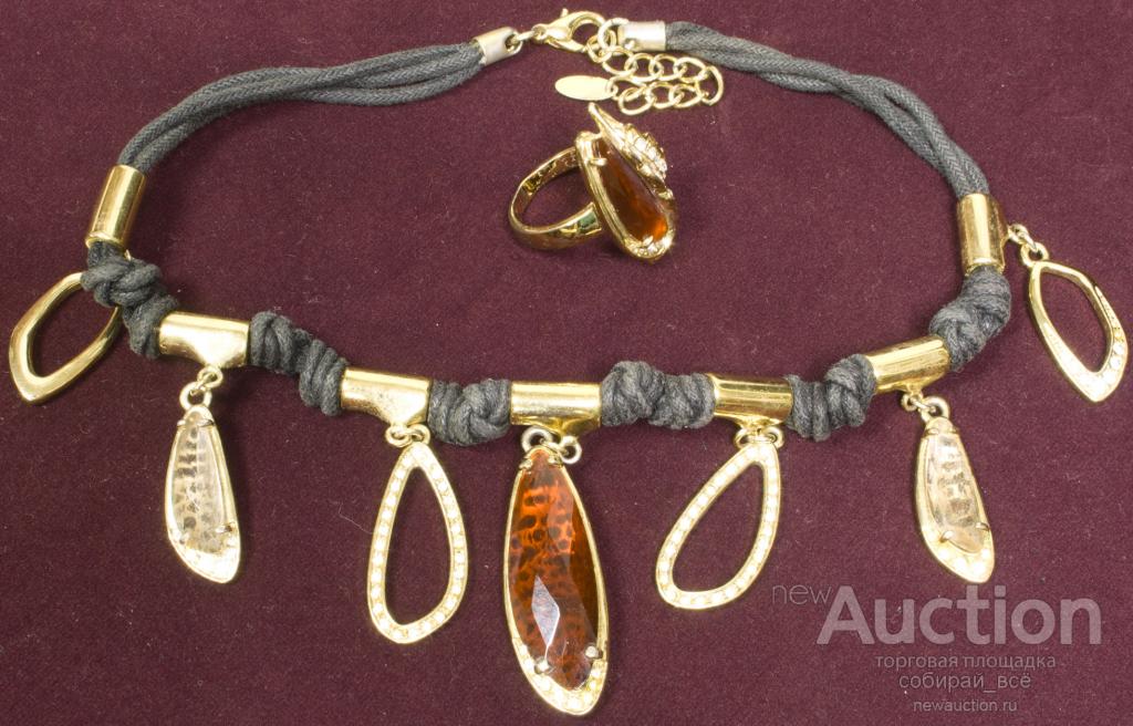Набор украшений колье и кольцо, янтарь, вставки, стразы, металл