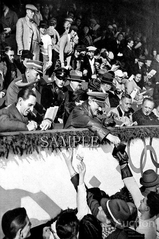 АДОЛЬФ ГИТЛЕР, ГЕББЕЛЬС ТРЕТИЙ РЕЙХ. Олимпиада, дают автографы. Берлин 1936 Фотография А6 