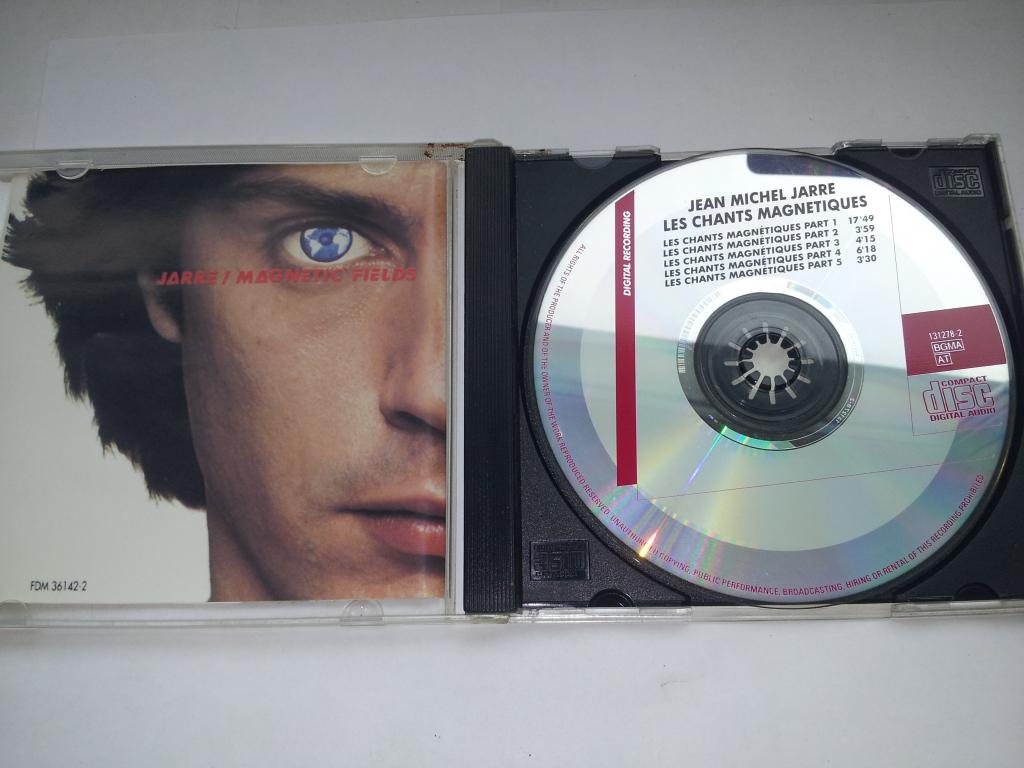 Magnetic fields 2 jean michel. Jean Jarre 1981. Jean-Michel Jarre 1981. Jean Michel Jarre поля магнитные. Жан-Мишель Жарр виниловый диск.