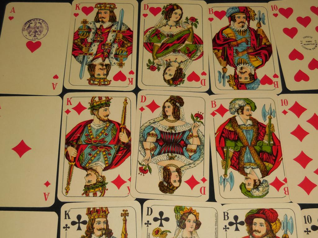 Немецкая колода карт. Германские игральные карты. Игральные карты Германия. Немецкая колода игральных карт.