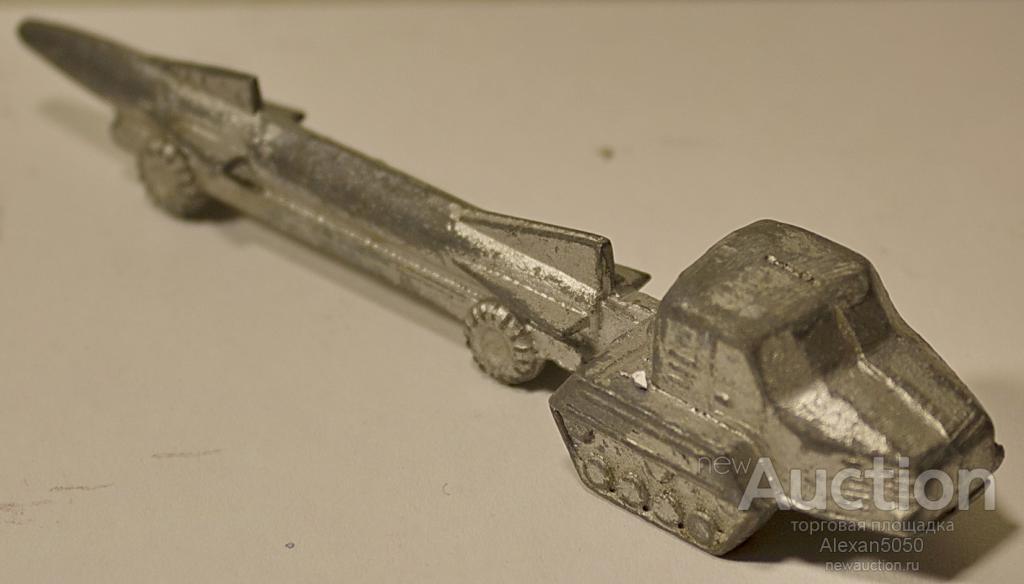 Игрушка Военная техника Тягач с ракетой металл