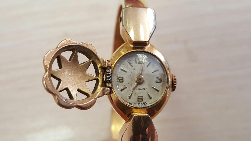 Куплю наручные часы саратов. Часы camy Geneva золотые. Camy золотые часы швейцарские. Часы Eliz Geneva позолоченные. Часы camy Geneva женские.