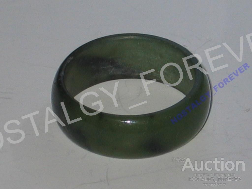 Кольцо нат. Русский зеленый Нефрит р17
