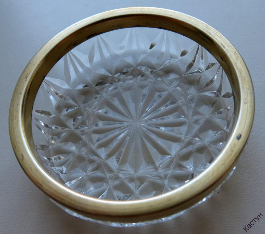 Silvering glass. Конфетница серебро 875 пробы. Икорница хрустальная 875 проба. Конфетница стекло СССР. Хрустальная ваза с серебряным ободком.