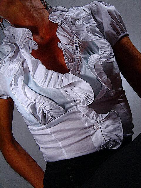 ОЧЕНЬ КРАСИВАЯ  блуза 44-46 фотосессия LORENZI