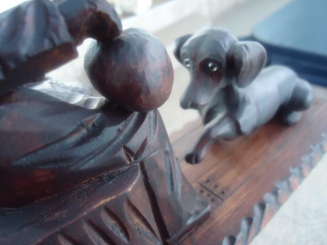 ЧЕЛОВЕК И ТАКСА  Деревянная Фигурка ГЕРМАНИЯ 1948г