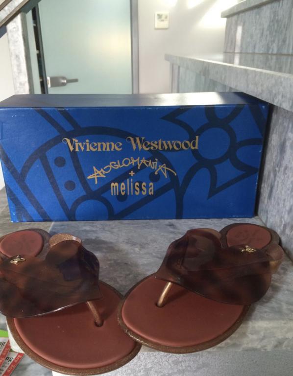 VIVIENNE WESTWOOD Сланцы Шлепанцы   35-35.5