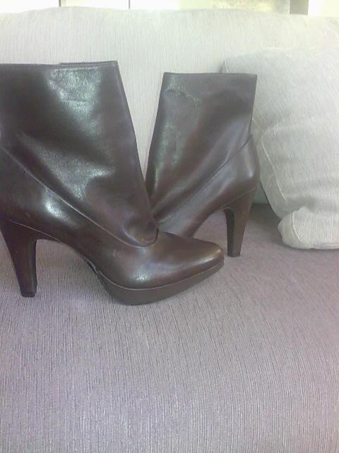 Gianni BINI сапоги укороченные коричн.кожаные 38.5