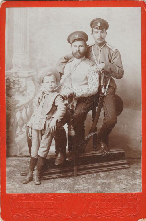 Фотография Офицеры с шифровками и шашками КВЖД (Харбин). 1904 год