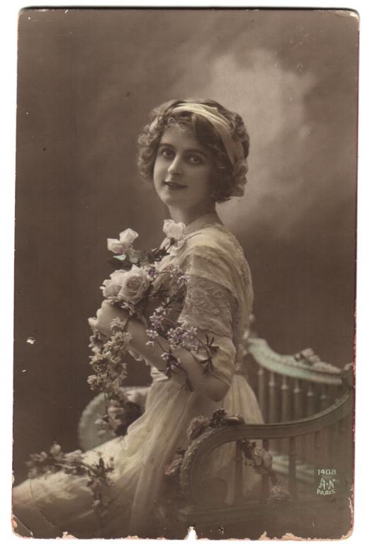 Открытка "Дама с цветами", 1915 г. # 425