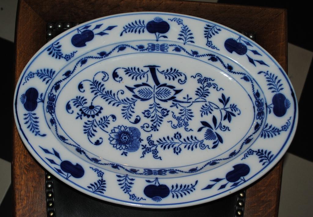 Блюдо столовое сервировочное мягкий фарфор подглазурная роспись кобальт Частный завод Россия