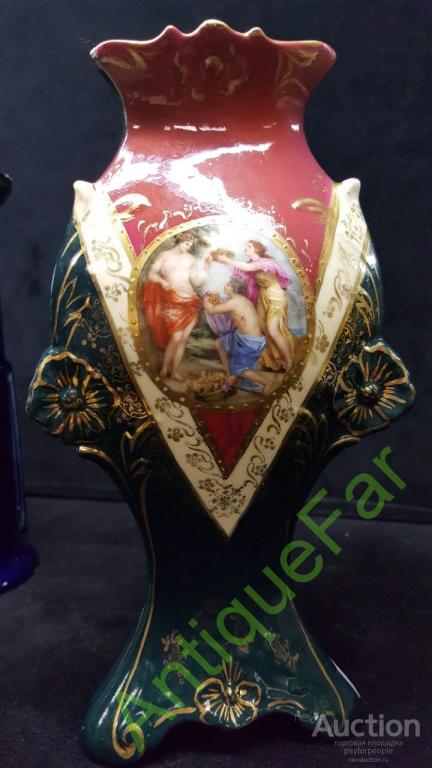 Фарфоровая ваза "Дары Богине". Вена