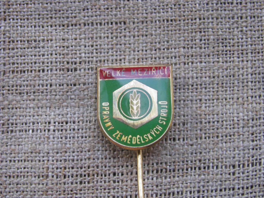 Значок Вельке-Мезиржичи Сельское хозяйство, тяжелый, медный сплав, эмаль, лак
