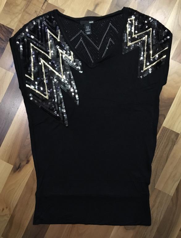 Футболка H&amp;M нарядная с паетками чёрная