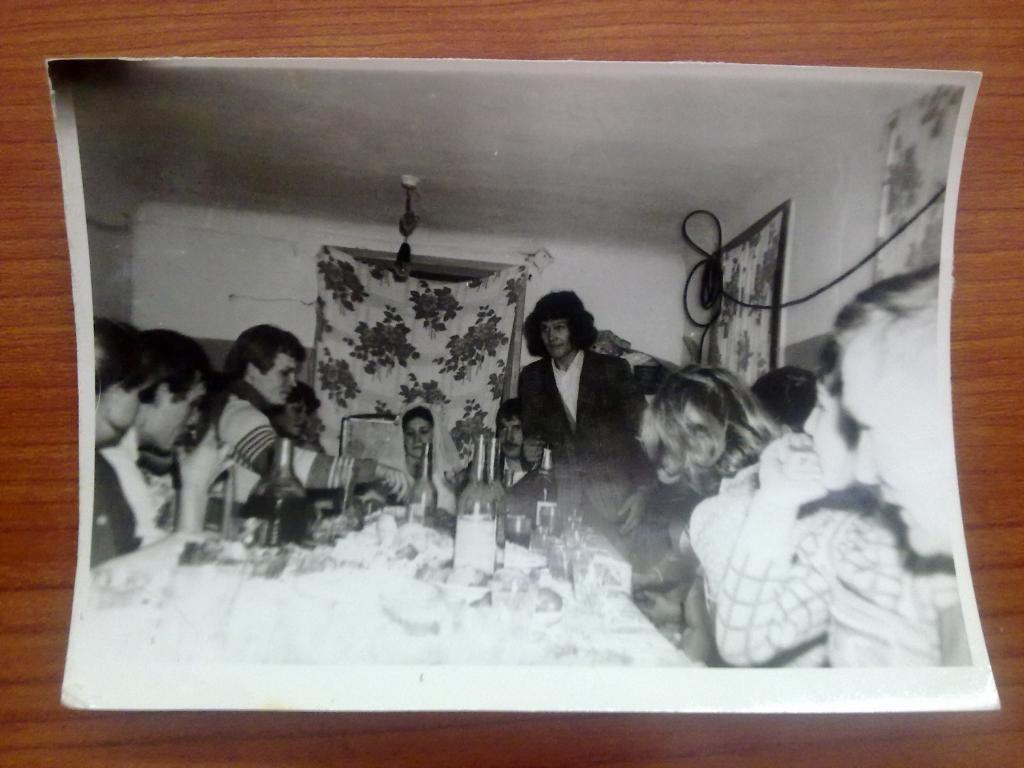 Советский быт свадьба свадебное застолье 8 х 11,5 см 1982 г