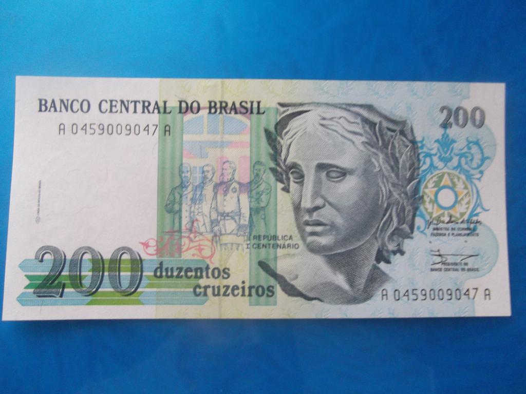 200 крузейро 1990 г. Бразилия.Состояние UNC.