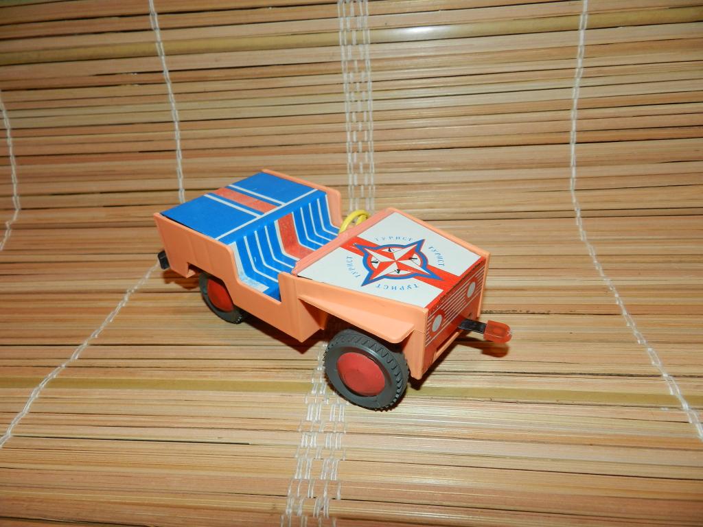 Машинка "ТУРИСТ" Внедорожник-Джип-Вездеход. Дл.16 см. СССР 1970г.г.