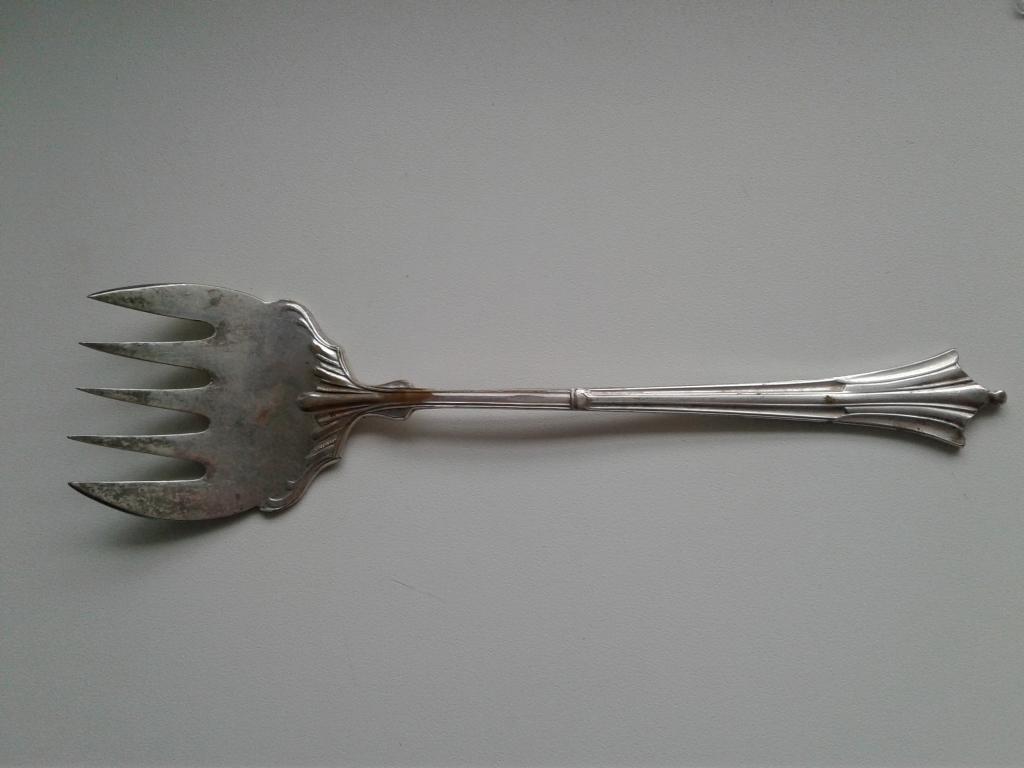 Вилка для рыбы. До 1917 г. "GP" (Galvanoplated,  Гальваническое серебрение, латунь)