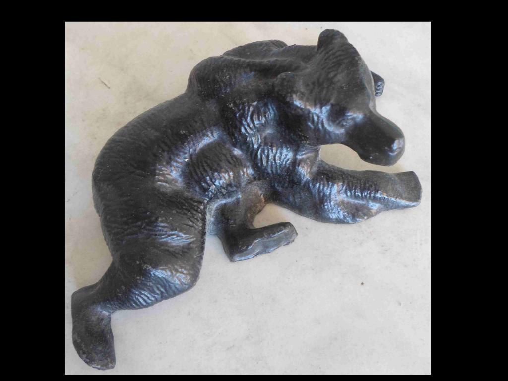 Пресс-папье Медведица. Размеры: 140х70х35  Вес - 500гр