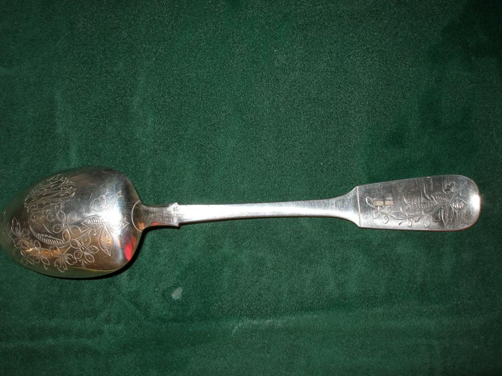 Ложка  столовая.84 пробы. 65,2 гр.НП.Штихельный рисунок.