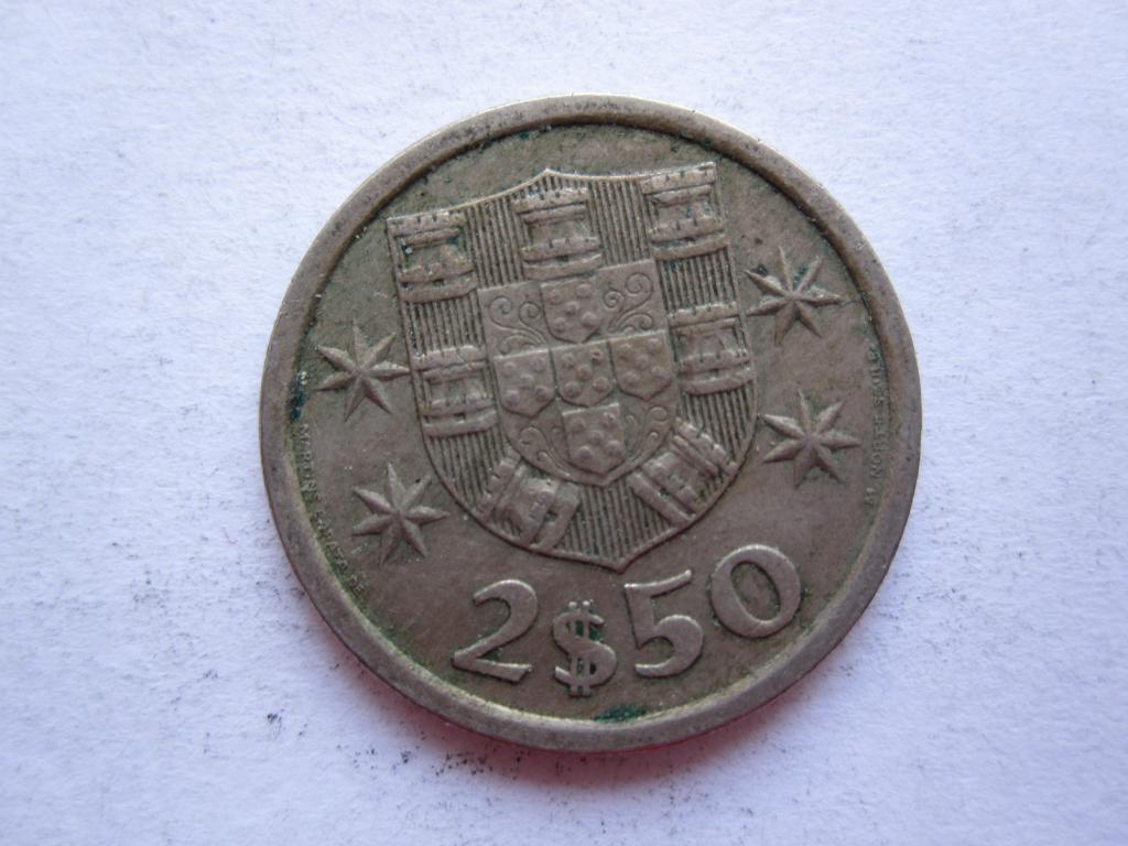 Португалия 2,5 эскудо 1974г.