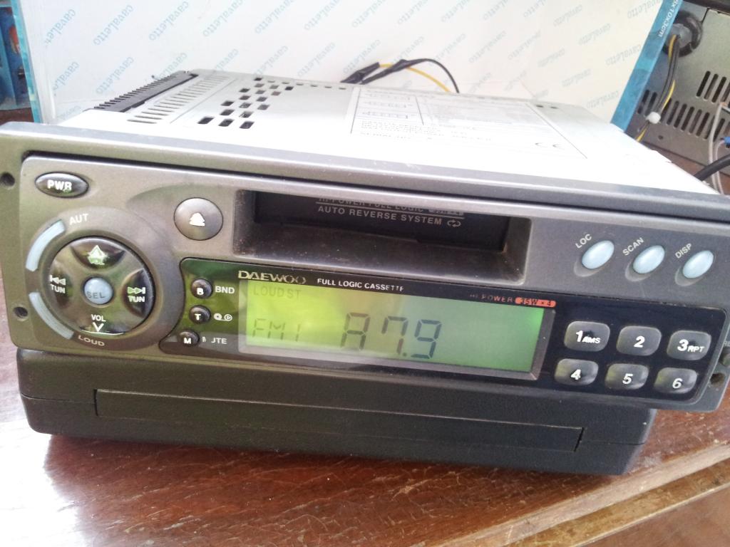 DAEWOO AKF 0305X кассетная автомагнитола сенсорная рабочая