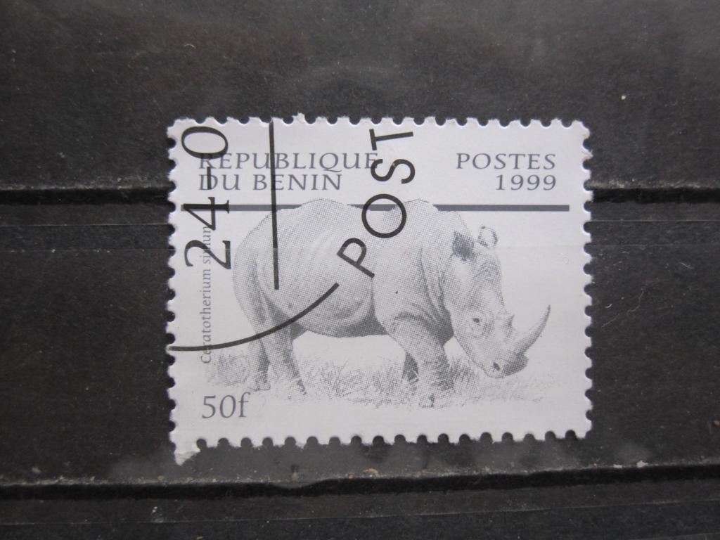 Бенин серия "Дикая природа" Белый носорог