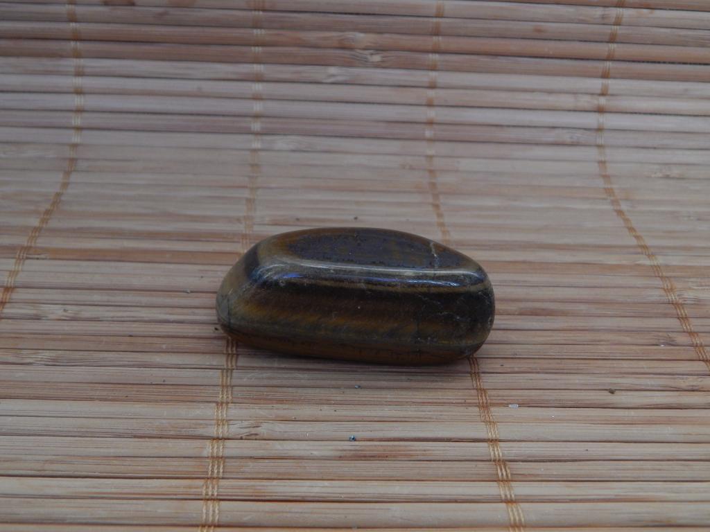 0051. Тигровый глаз 55 x 25 x 20 мм