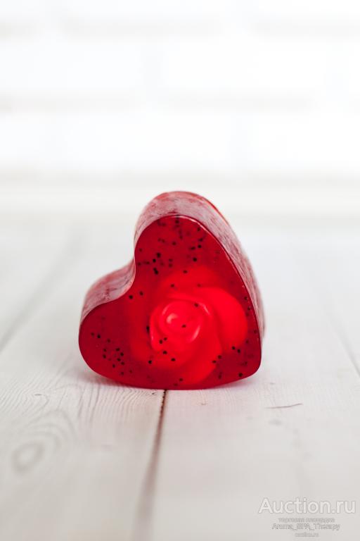 Мыло ручной работы "Strawberry"( с маком )
