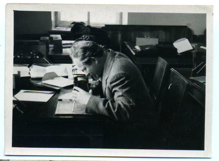 Советский быт Мужчина инженер геолог геология 9 х 12 см