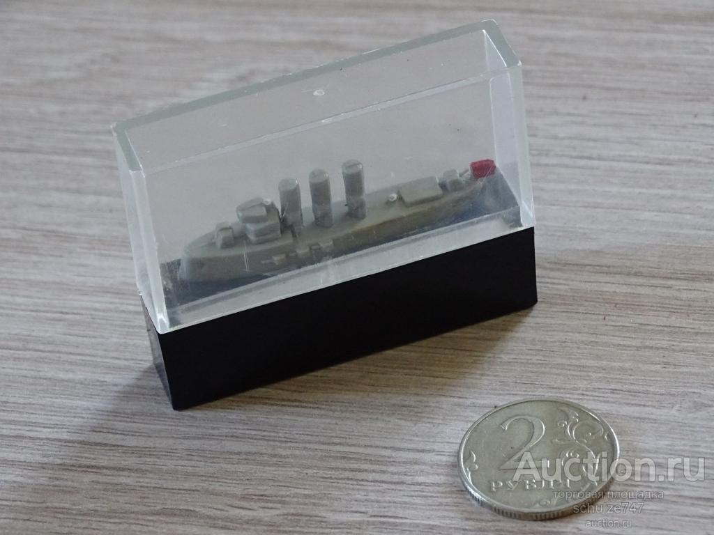 СУВЕНИР НАСТОЛЬНЫЙ КРЕЙСЕР АВРОРА ПЛАСТМАССА СССР