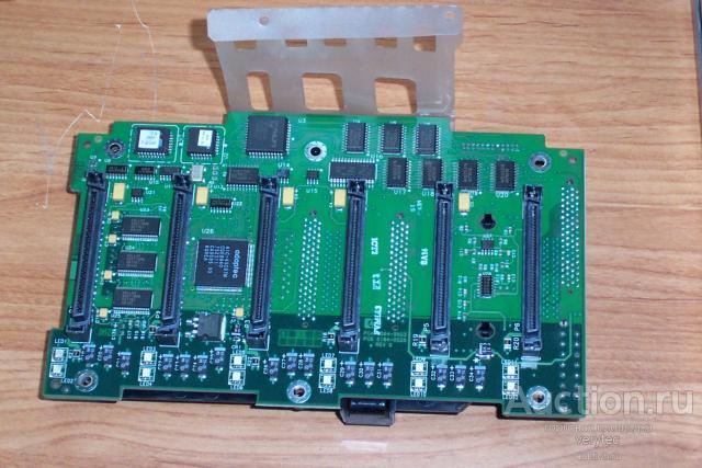 HP SCSI Hard Drive Backplane Board [D9158-60001]