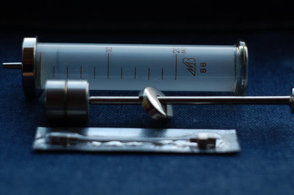 Винтажные стеклянные шприцы. СССР. — покупайте на Auction.ru по ...