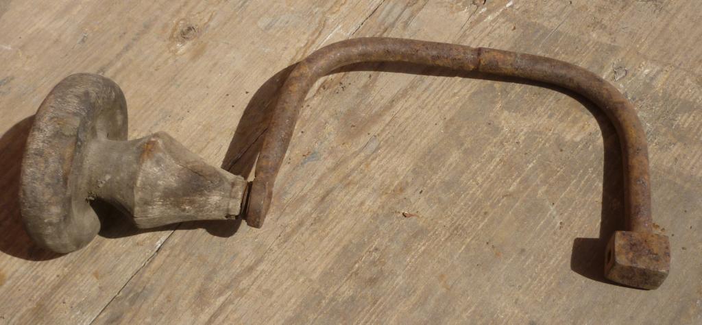 Сверло старинное.Кованное.Длина 27 см.Вес 390 грамма.