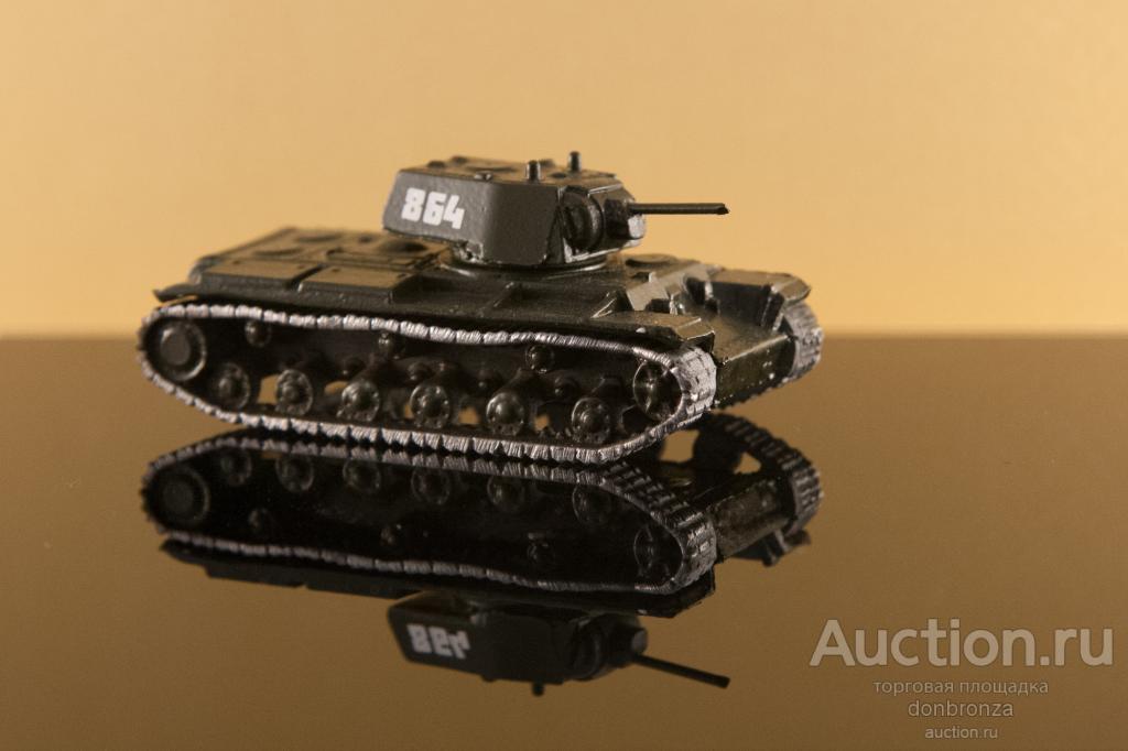 Модель танка КВ-1 (масштаб 1/100, металл, краска)