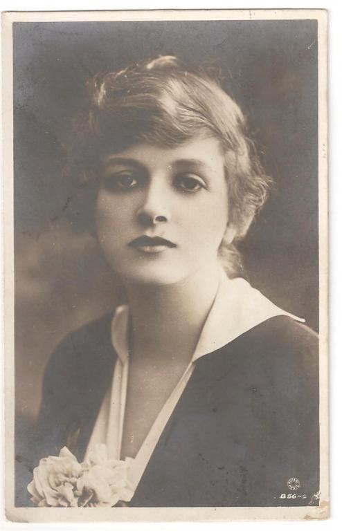 Старинная антикварная открытка - Актриса Мисс Глэдис Купер - Gladys Cooper - Англия 1918 год