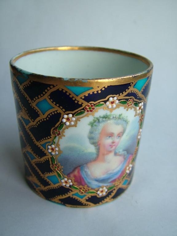 Чашка Севр Sevres 1770-90 г. Ювелирная эмаль